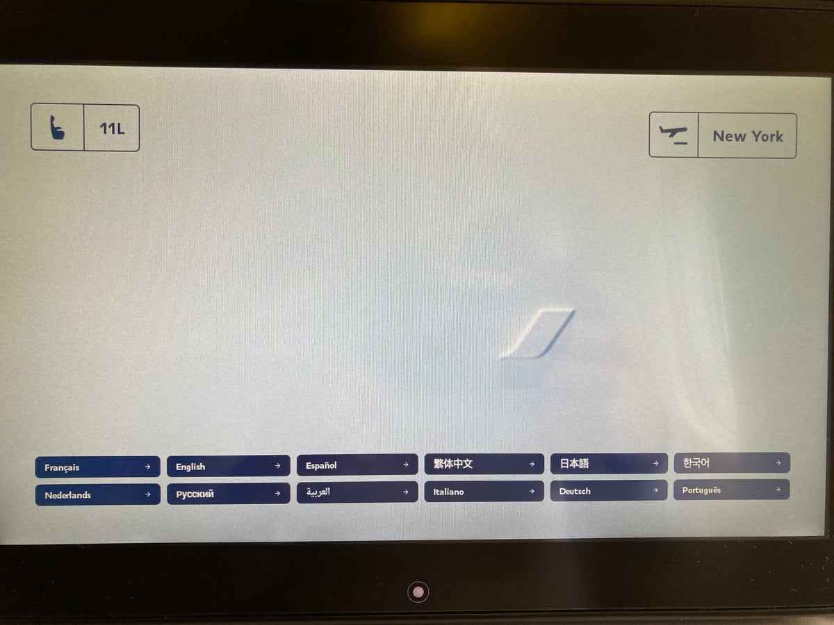 Air France Boeing 777 200 CDG JFK premium economy entertainment system 
