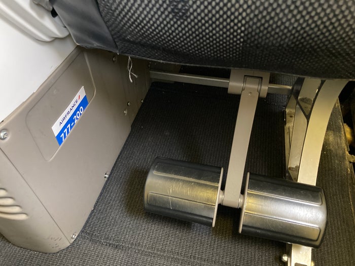 Air France Boeing 777 200 CDG JFK premium economy foot rest down Air France Boeing 777 200 CDG JFK premium economy foot rest down