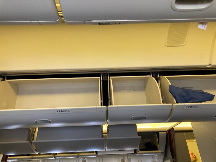 Air France Boeing 777 200 CDG JFK premium economy overhead bins Air France Boeing 777 200 CDG JFK premium economy overhead bins