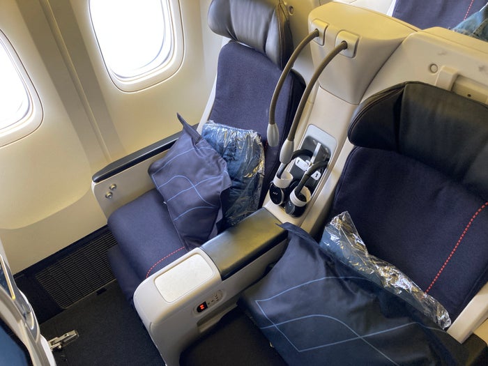 Air France Boeing 777 200 CDG JFK premium economy seats Air France Boeing 777 200 CDG JFK premium economy seats