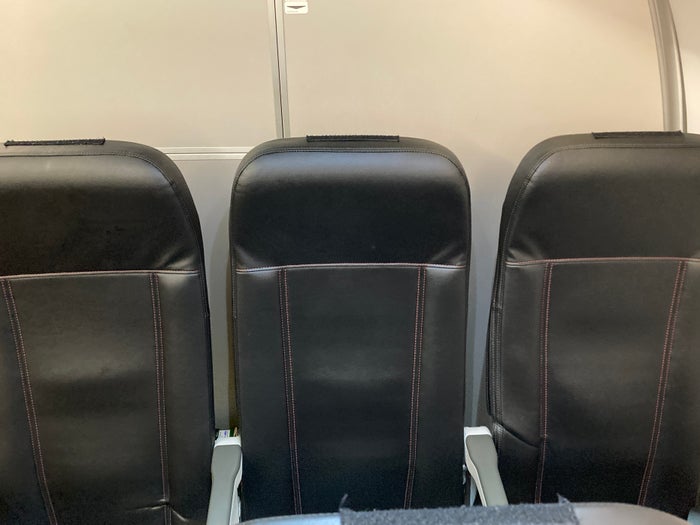 Avianca economy A320 LAX SAL seats