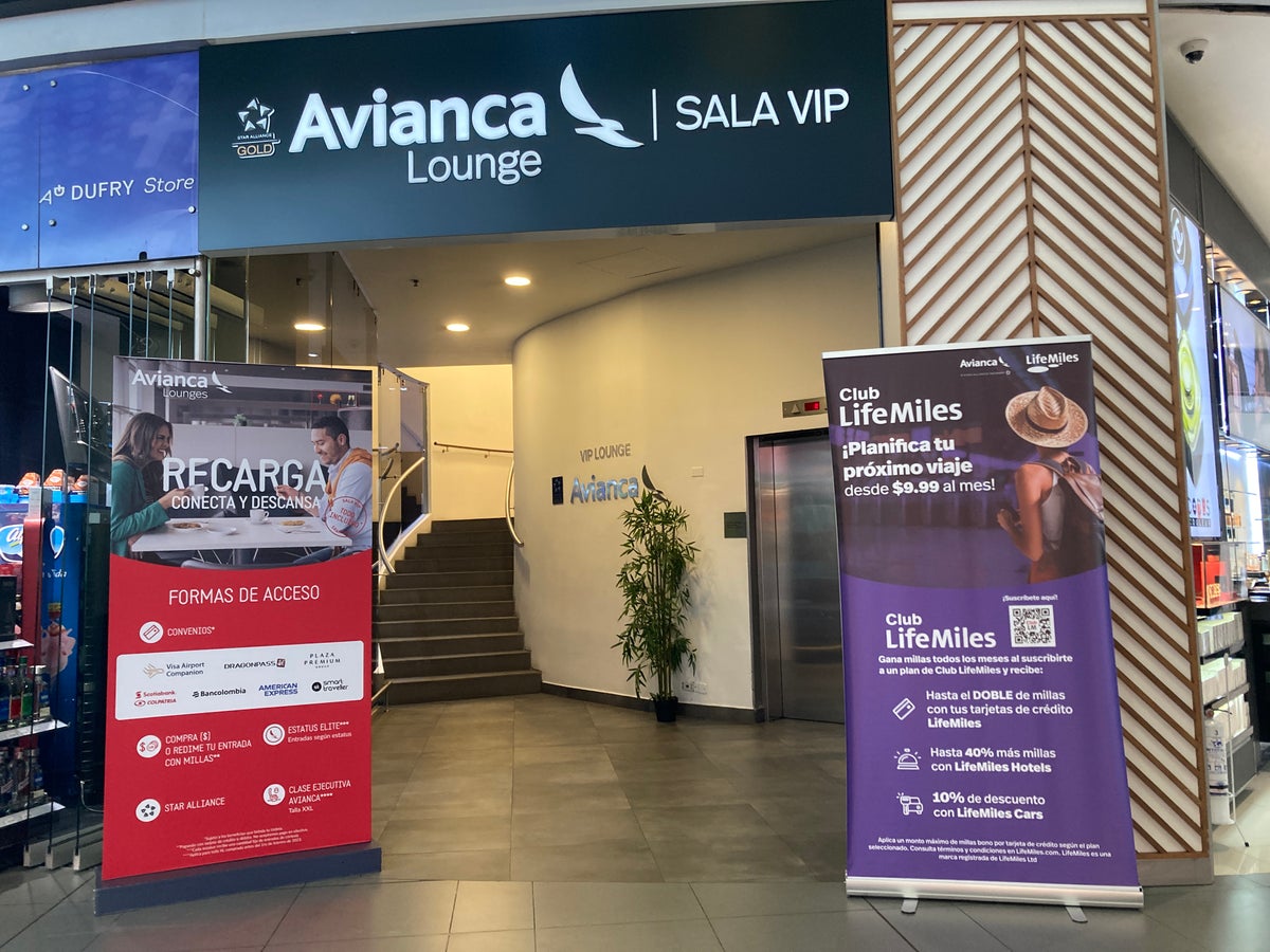 Avianca lounge Bogota BOG front entrance
