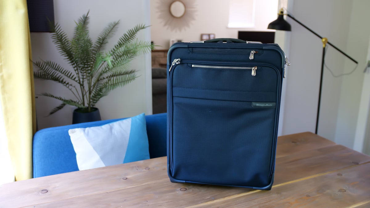 Briggs and Riley Baseline International Carry-on