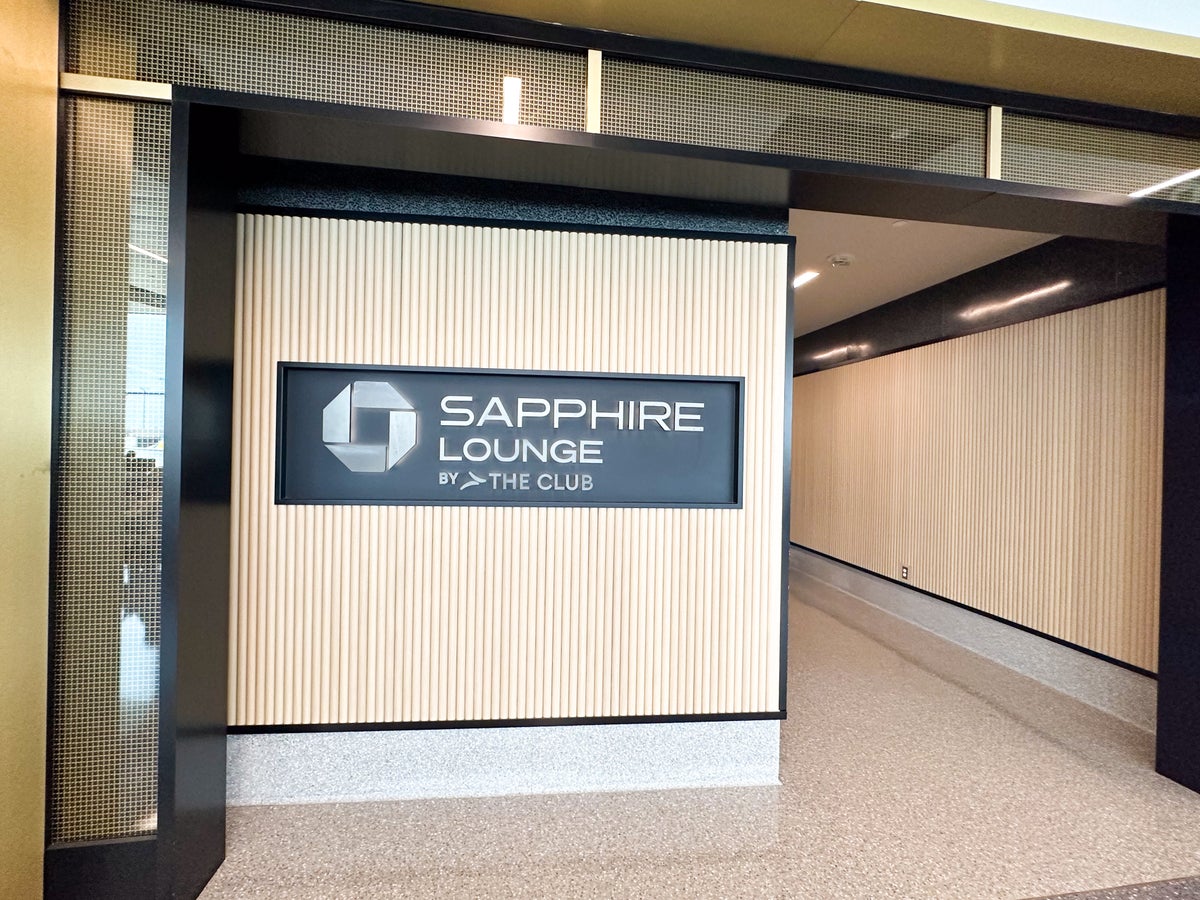 Chase Sapphire Lounge at Boston Logan International Airport [Review]