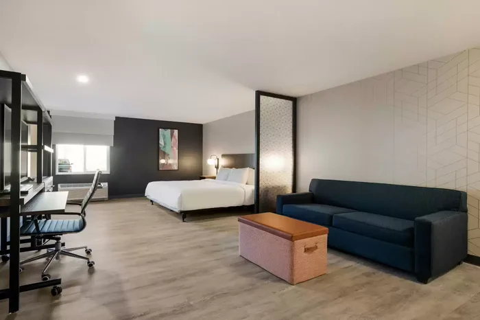 Everhome Suites Corona Everhome Suites Corona
