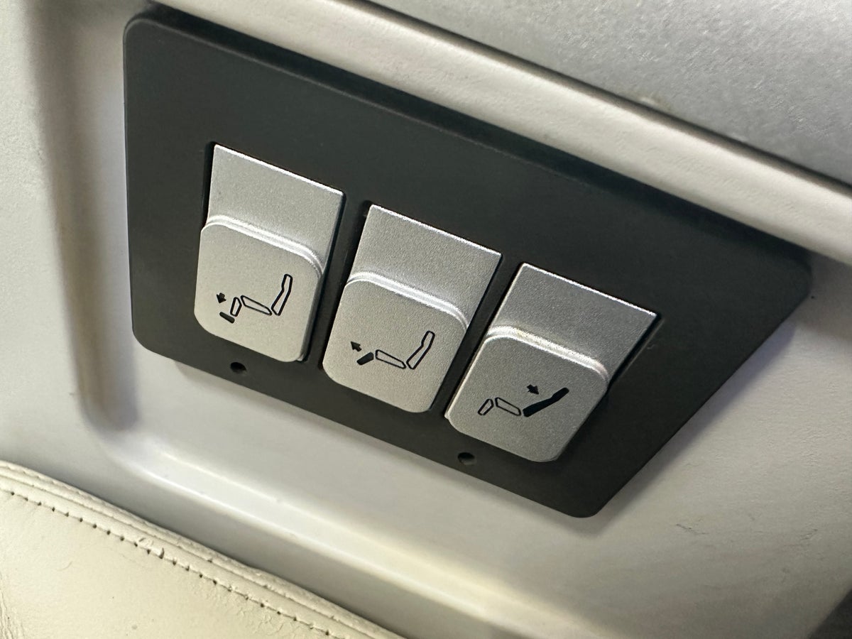 FIji Airways NAN MEL Business Class Seat Controls