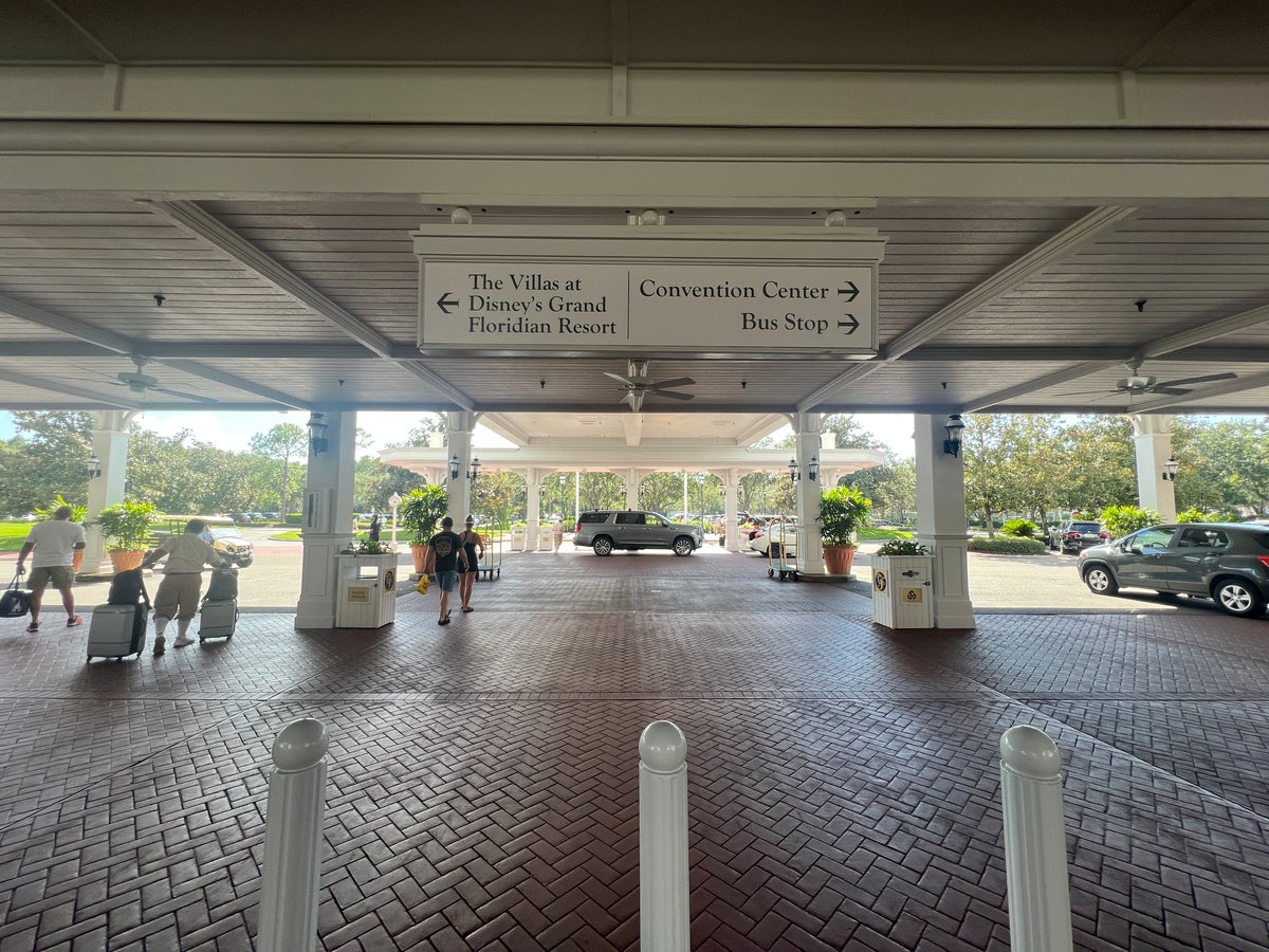 Grand Floridian Valet and Signs