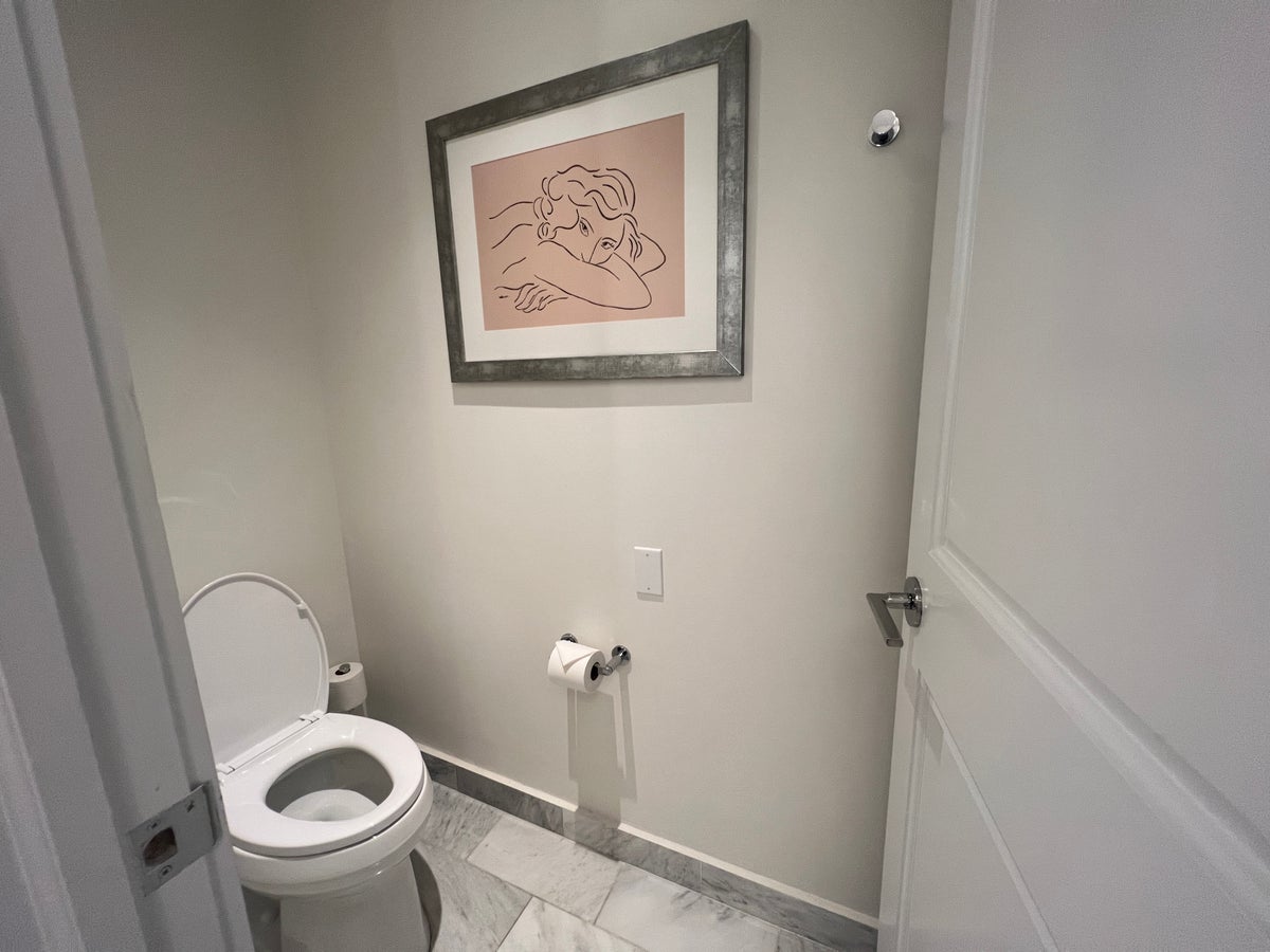 JW Marriott Turnberry toilet room