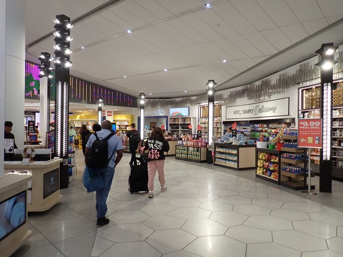 How To Get Between Terminals at LaGuardia Airport [LGA]