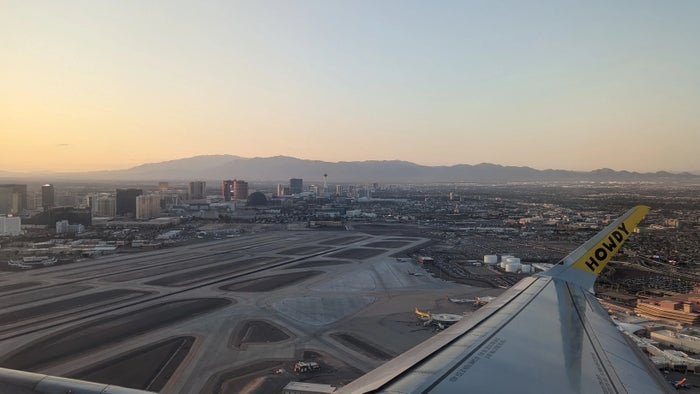 Spirit Airlines Airbus A320 Economy Class Review [LAS to IAH]