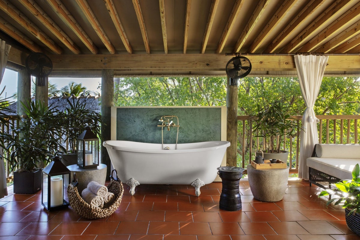 Little Palm Island outdoor tub