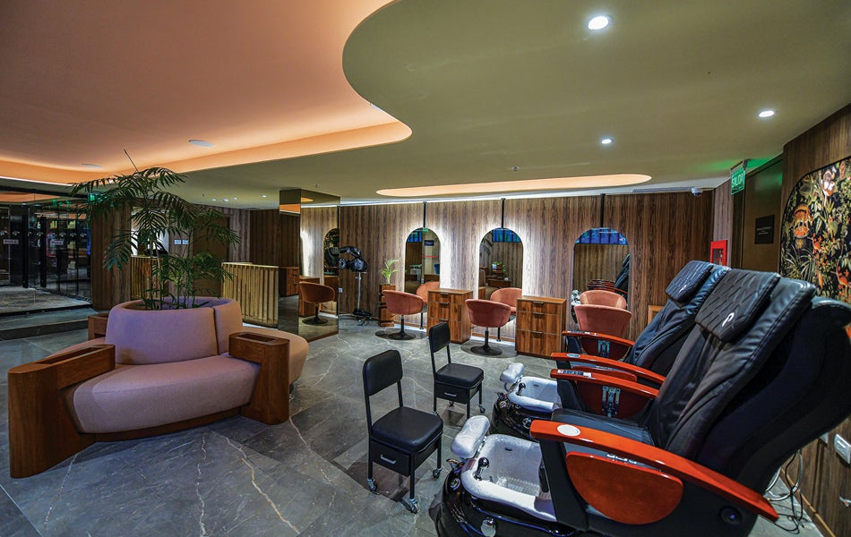 Los Tajibos Santa Cruz hair salon