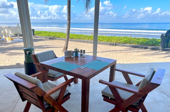 W Seminyak Bali Starfish Bloo sea view table W Seminyak Bali Starfish Bloo sea view table