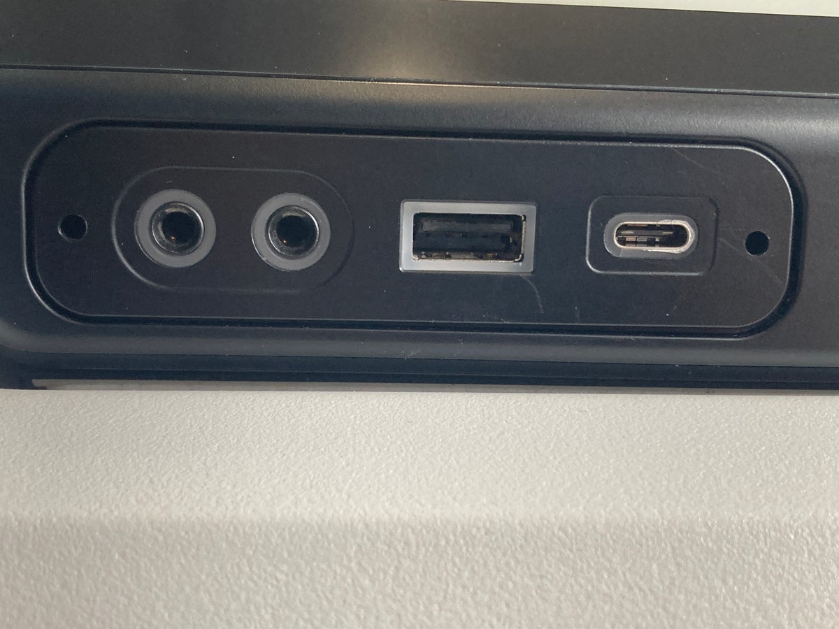 Air Canada A330 300 economy YUL LAX entertainment headphone and USB