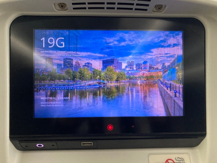 Air Canada B787-9 FRA to YUL economy entertainment screen welcome