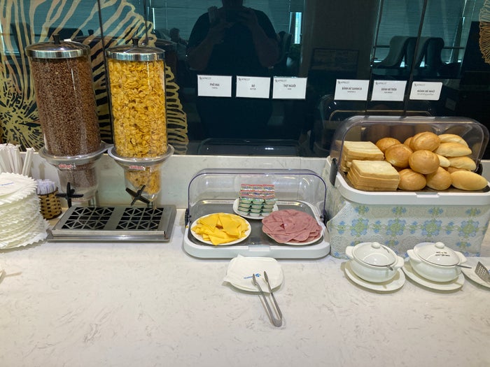 Apricot Business Lounge SGN cereal bread cheese meat Apricot Business Lounge SGN cereal bread cheese meat