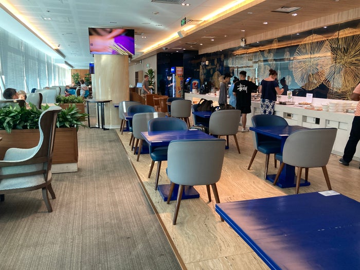 Apricot Business Lounge SGN dining tables Apricot Business Lounge SGN dining tables