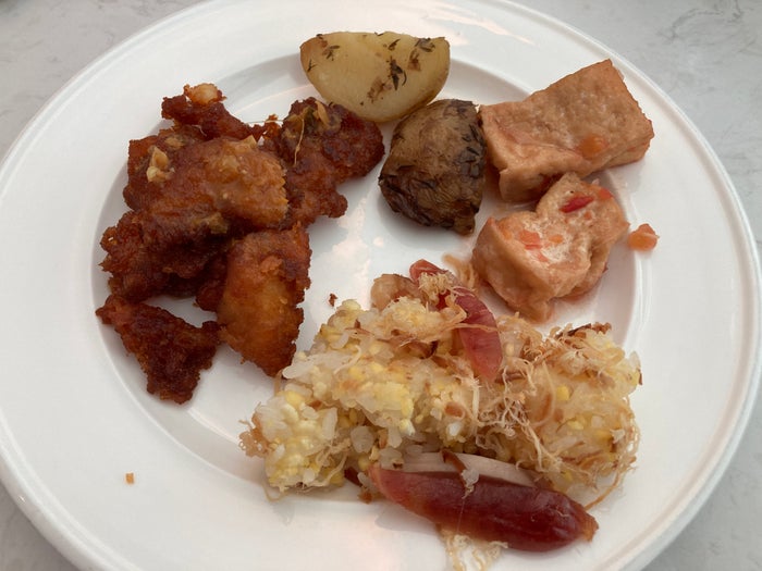 Apricot Business Lounge SGN lunch plate Apricot Business Lounge SGN lunch plate
