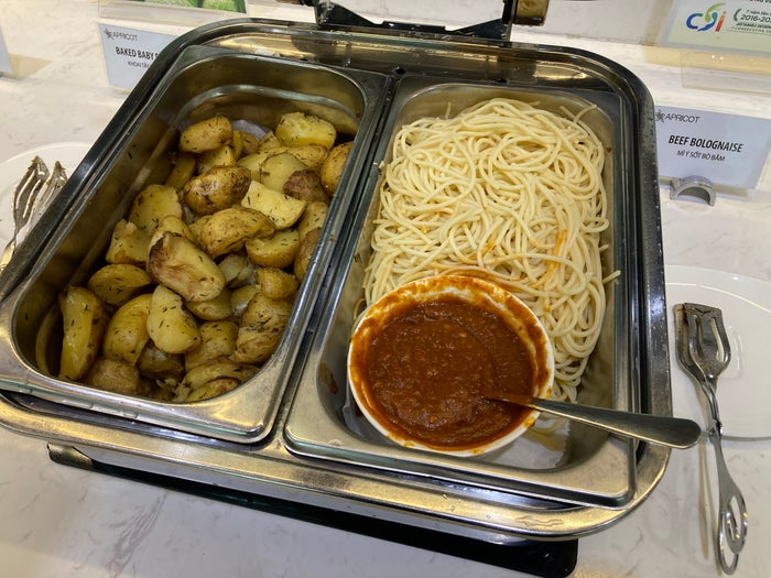 Apricot Business Lounge SGN potatoes and bolognaise Apricot Business Lounge SGN potatoes and bolognaise