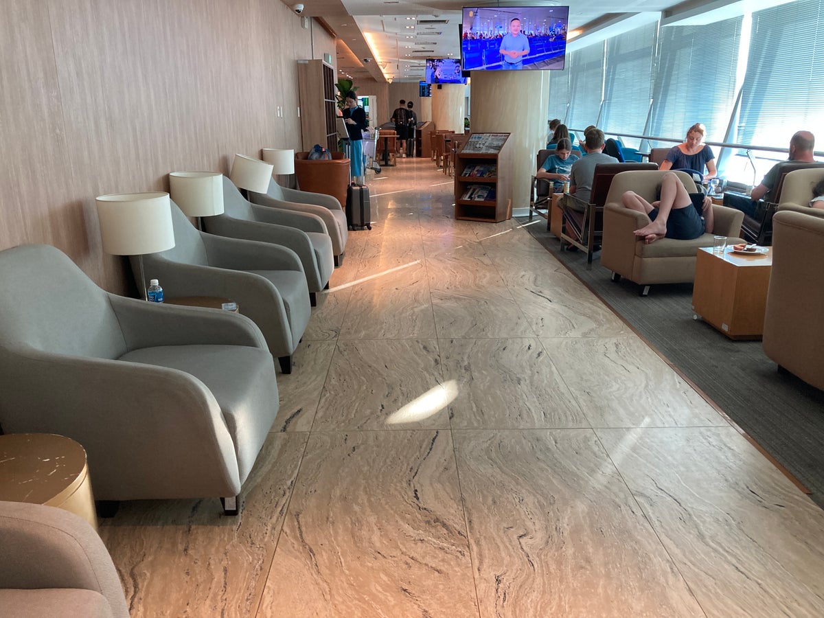 Apricot Business Lounge SGN seating