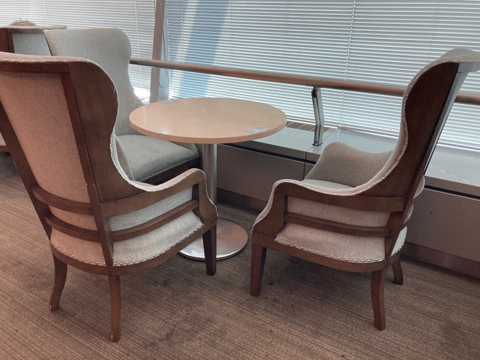 Apricot Business Lounge SGN wingback Apricot Business Lounge SGN wingback