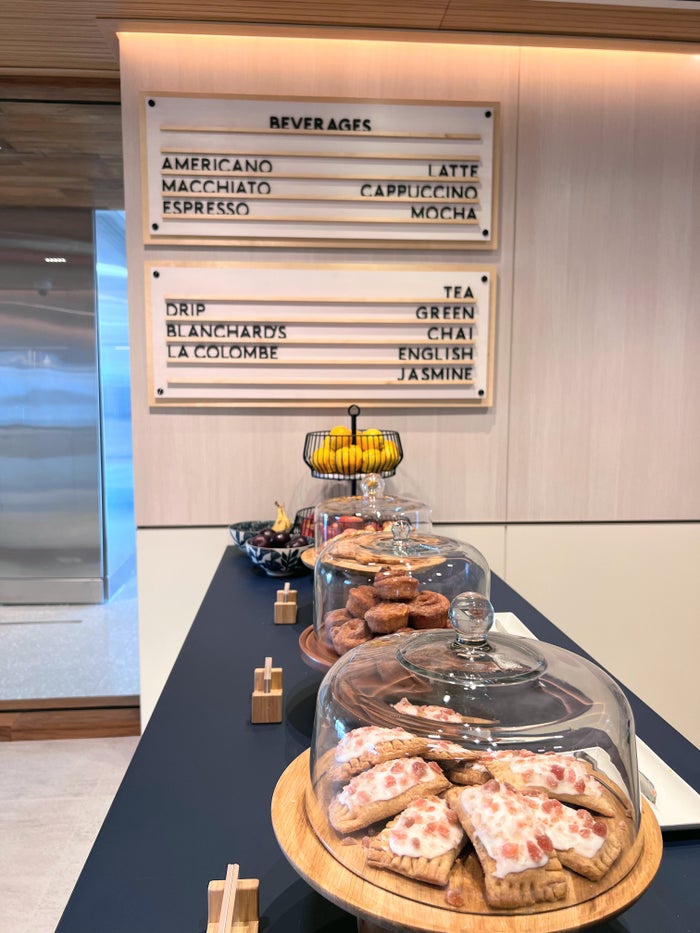 Capital One Lounge Dulles Airport coffee bar Capital One Lounge Dulles Airport coffee bar