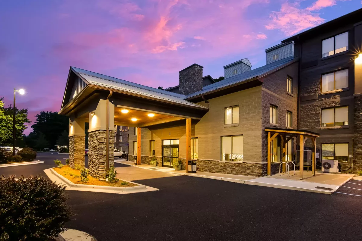 Graystone Lodge Ascend Hotel Collection exterior