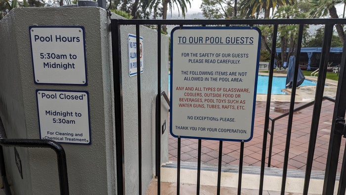 Hilton Los Angeles Universal City amenities pool gate rules and hours Hilton Los Angeles Universal City amenities pool gate rules and hours