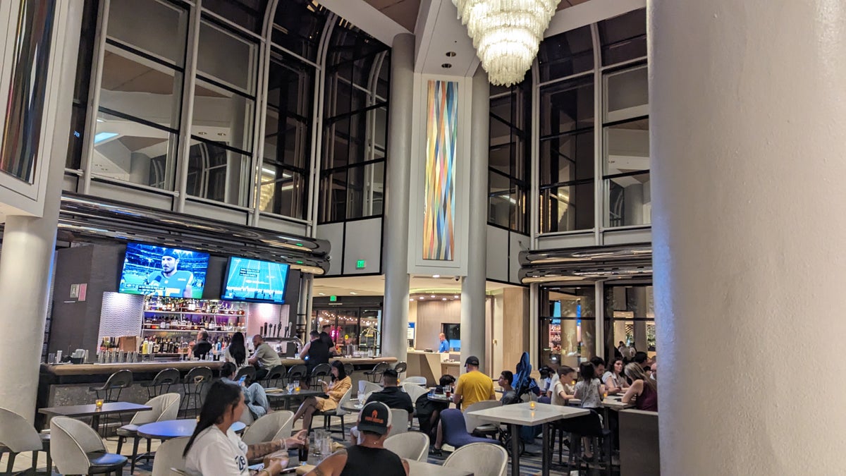 Hilton Los Angeles Universal City food and beverage lobby bar