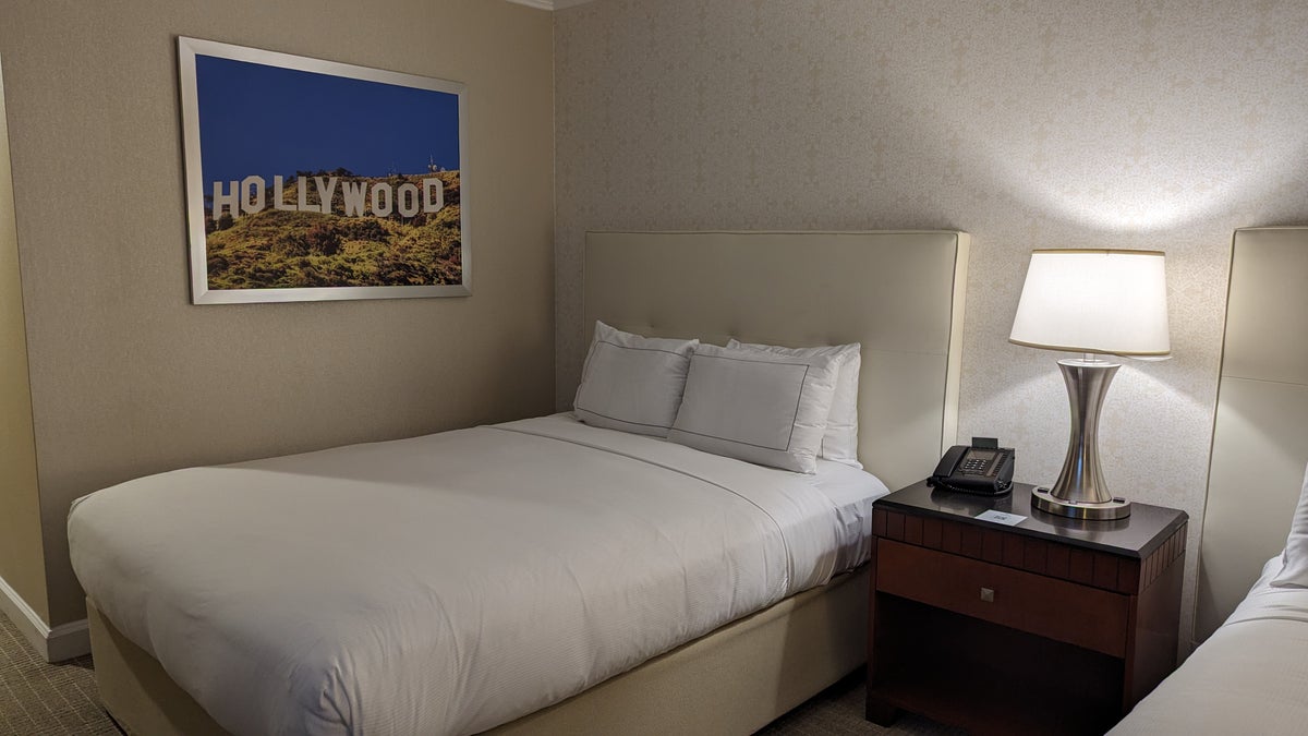 Hilton Los Angeles Universal City room queen bed 