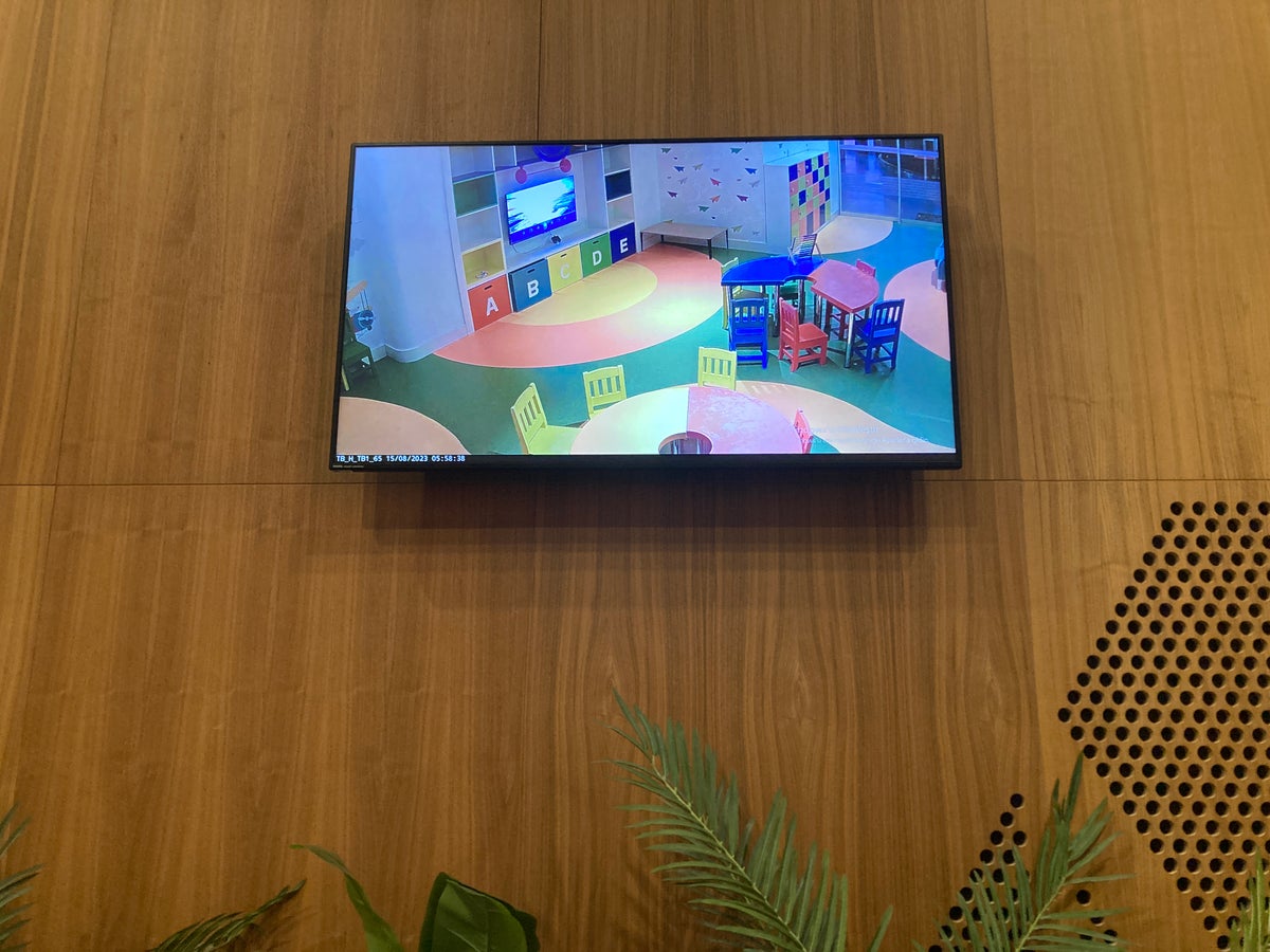 IGA Lounge IST TV for kids room