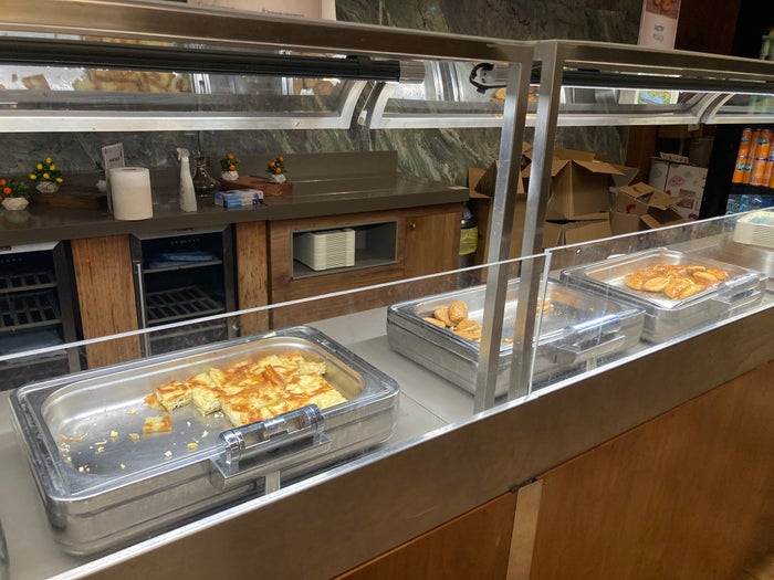 IGA Lounge IST hot foods IGA Lounge IST hot foods