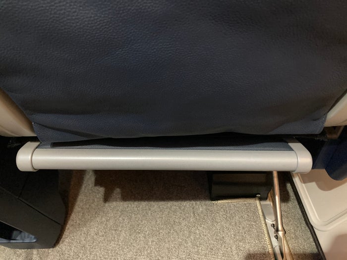 ITA premium economy foot rest up GRU FCO ITA premium economy foot rest up GRU FCO