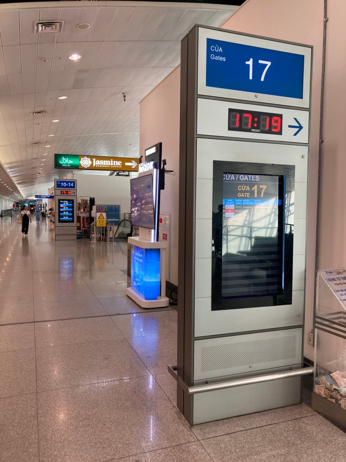 Jasmine Halal Lounge SGN gate 17 signage