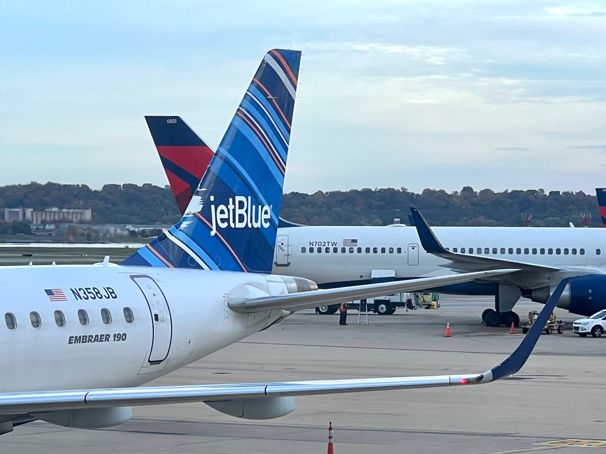 JetBlue Vies for Scorned Delta Loyalists With Mosaic Status Match [Limited Offer]