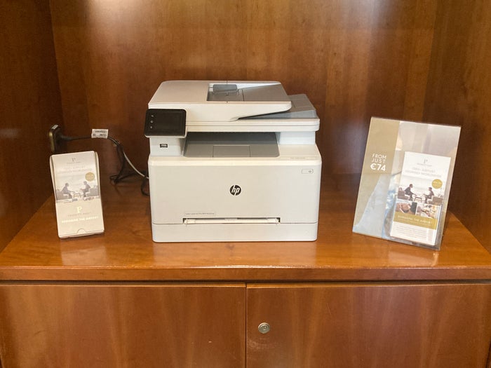 LuxxLounge Frankfurt FRA printer LuxxLounge Frankfurt FRA printer