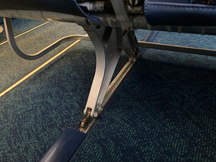 Nauru Airlines no plugs under seat Nauru Airlines no plugs under seat