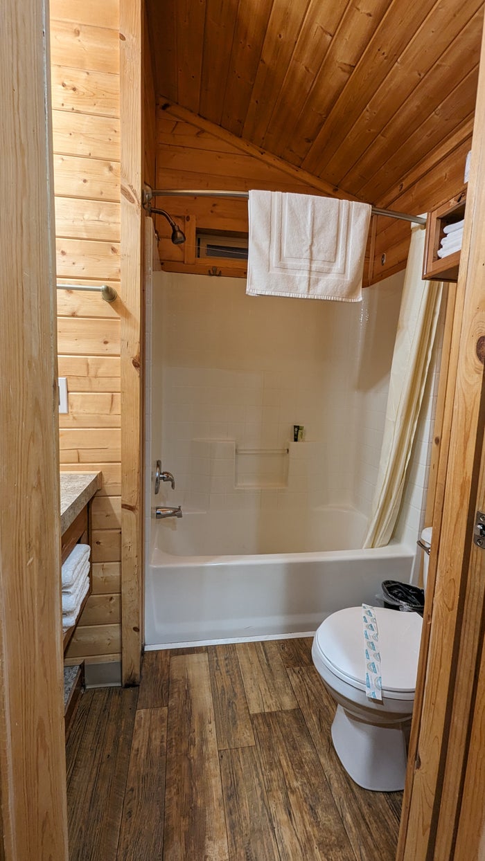 Thousand Trails Yosemite Lakes Cottage Bathroom Thousand Trails Yosemite Lakes Cottage Bathroom