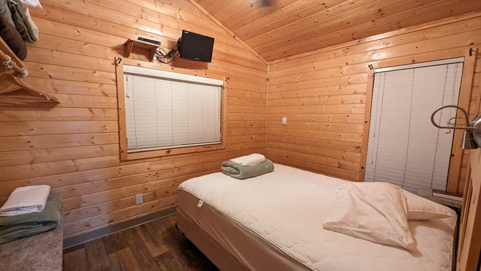 Thousand Trails Yosemite Lakes bedroom Thousand Trails Yosemite Lakes bedroom