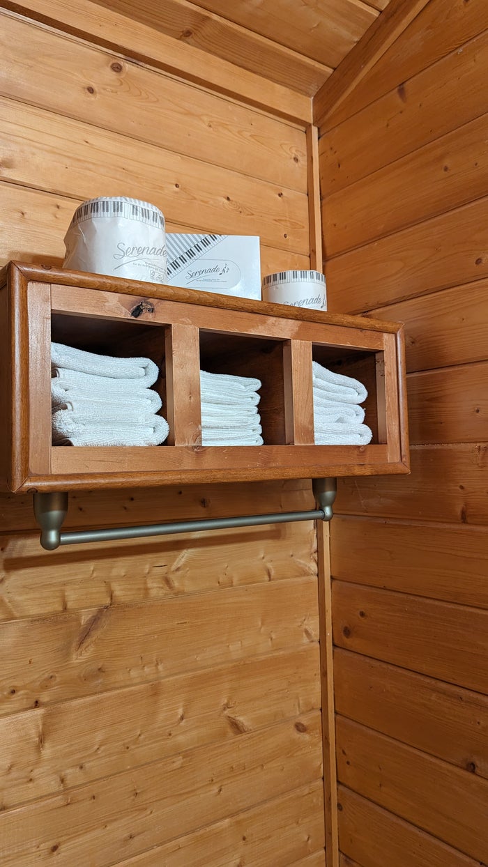 Thousand Trails Yosemite Lakes cabin bathroom towels Thousand Trails Yosemite Lakes cabin bathroom towels
