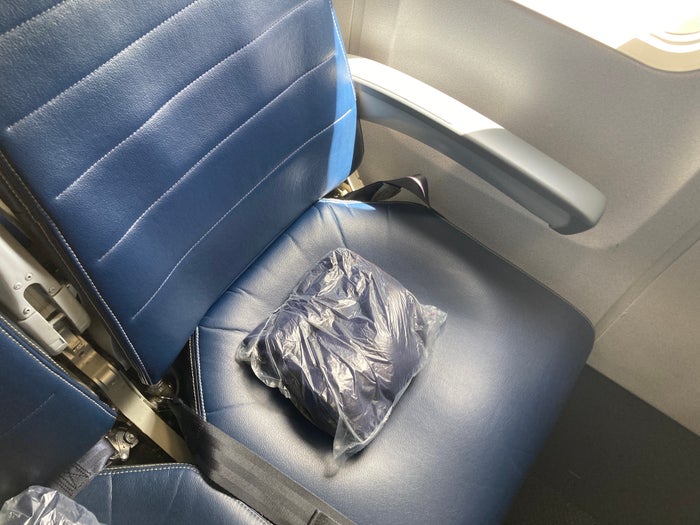 United B737 800 Island Hopper HNL PNI seat