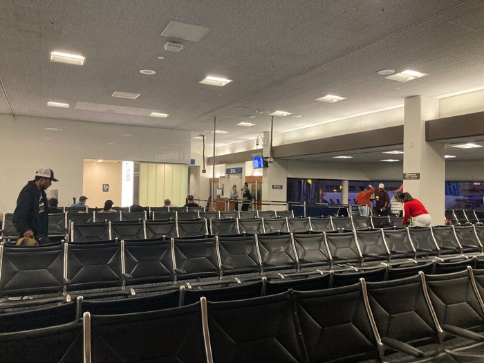 United B737 800 Island Hopper HNL PNI waiting lounge