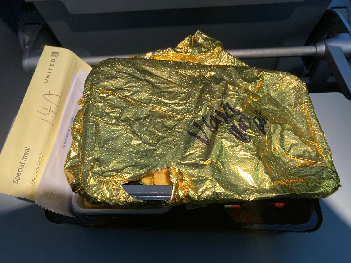 United B737 800 Island Hopper HNL PNI wrong special meal