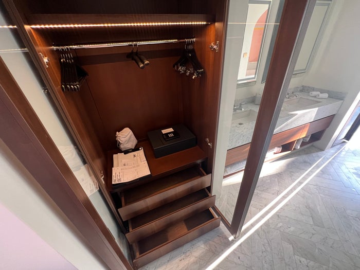 W Rome EWOW bathroom wardrobe