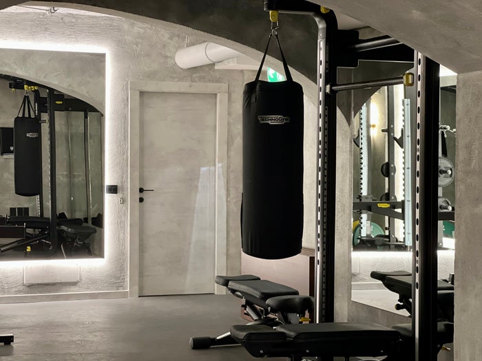 W Rome gym punch bag