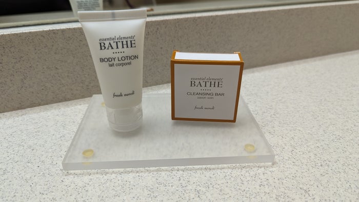 Wuksachi Lodge Sequoia National Park Sillman Building bathroom amenities