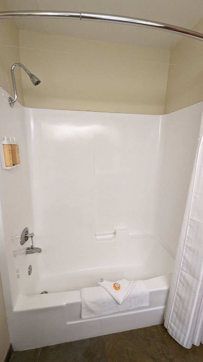 Wuksachi Lodge Sequoia National Park Sillman Building bathroom shower