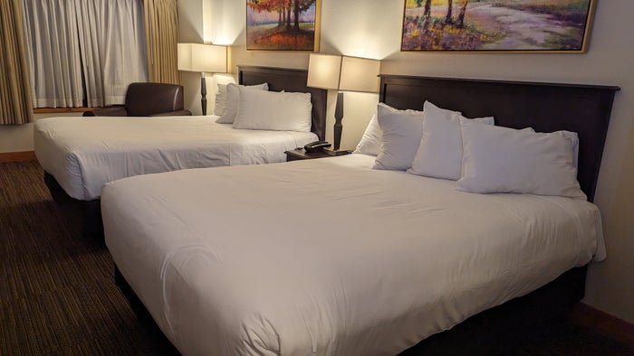 Wuksachi Lodge Sequoia National Park Sillman Building guestroom beds