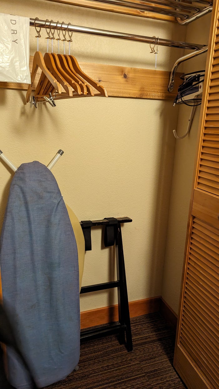 Wuksachi Lodge Sequoia National Park Sillman Building guestroom closet