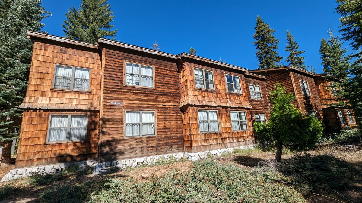 Wuksachi Lodge Sequoia National Park Sillman House front view